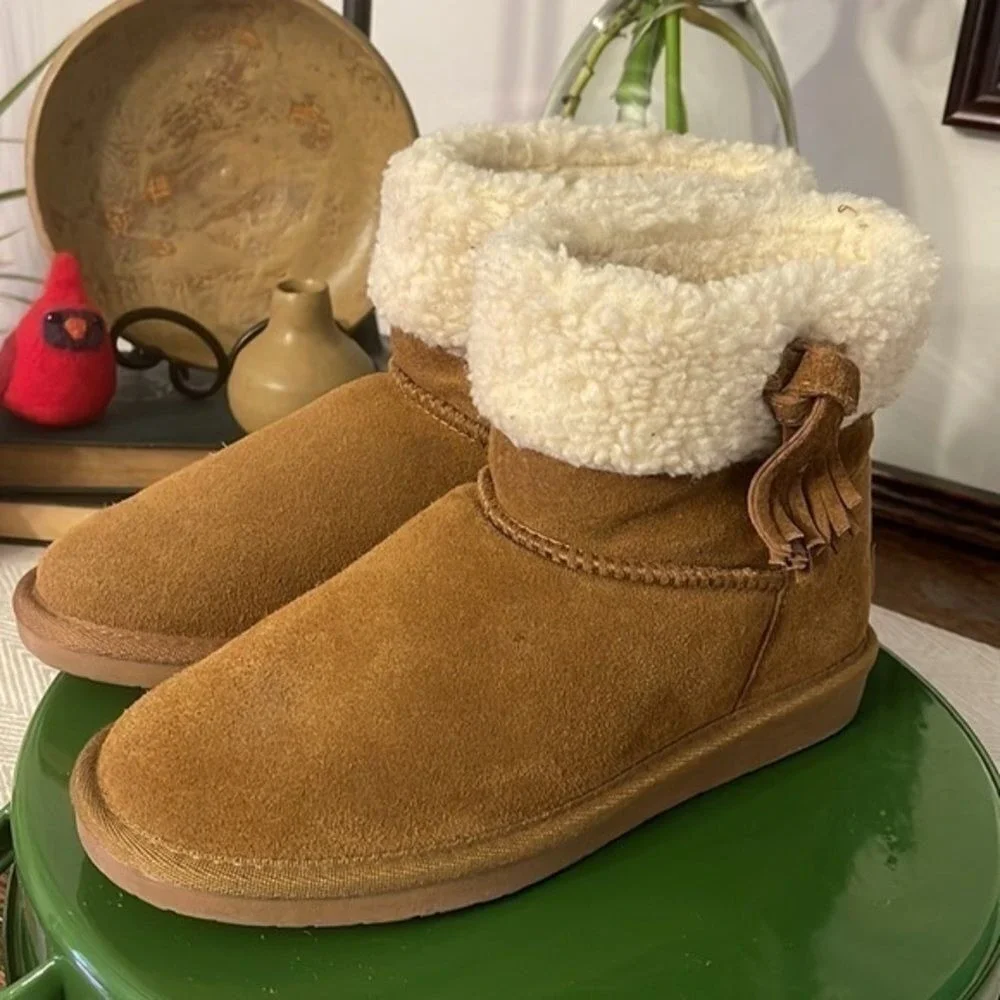 Minnetonka Chestnut Tan Leather Faux Fur Lined Boots Women's size 6 New‎ No Box